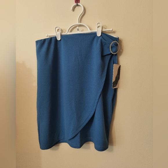 Blue Skirt with rhinestone embellishment XL - Picture 2 of 5